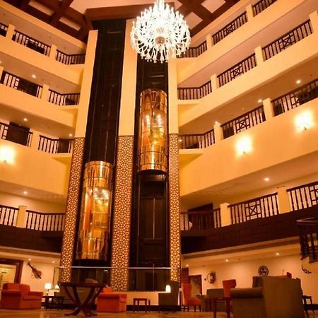 Hotel Avs Imperiaa Karaikal Extérieur photo