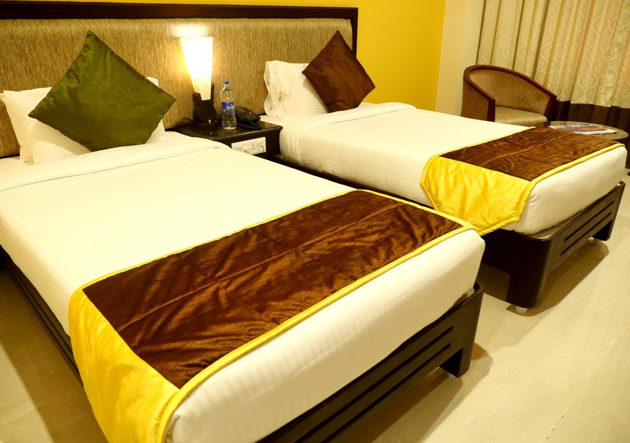 Hotel Avs Imperiaa Karaikal Extérieur photo