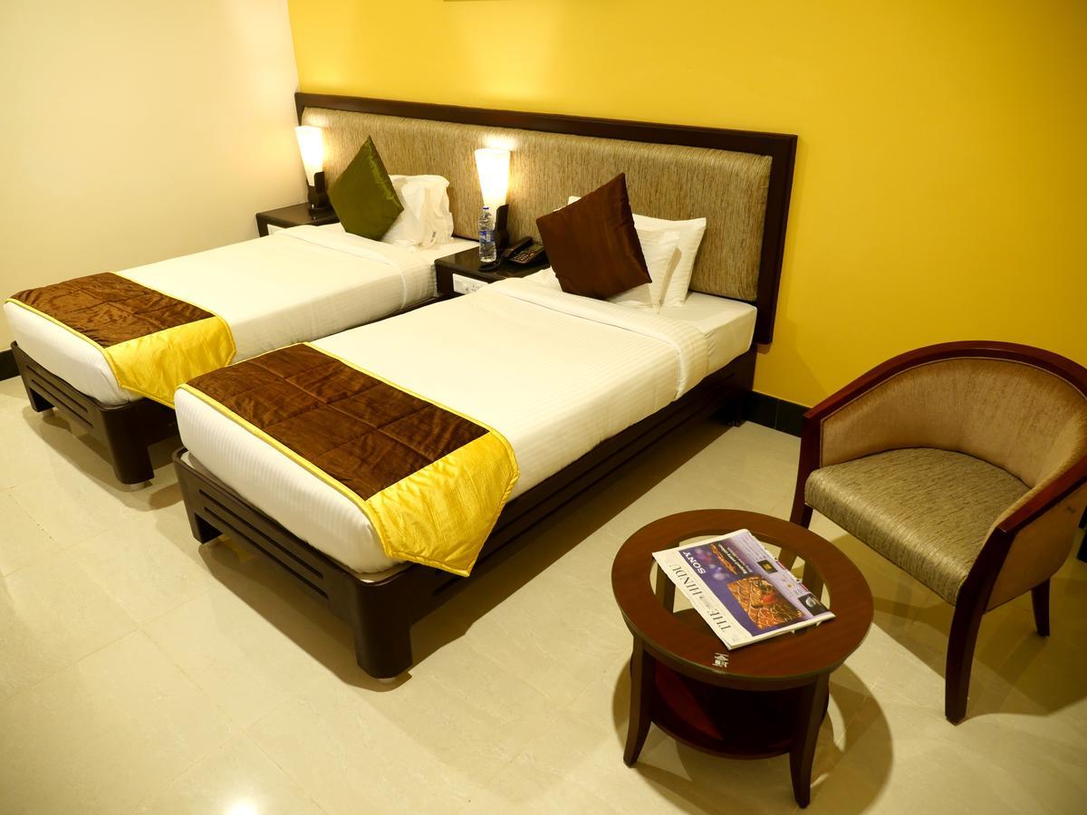 Hotel Avs Imperiaa Karaikal Extérieur photo
