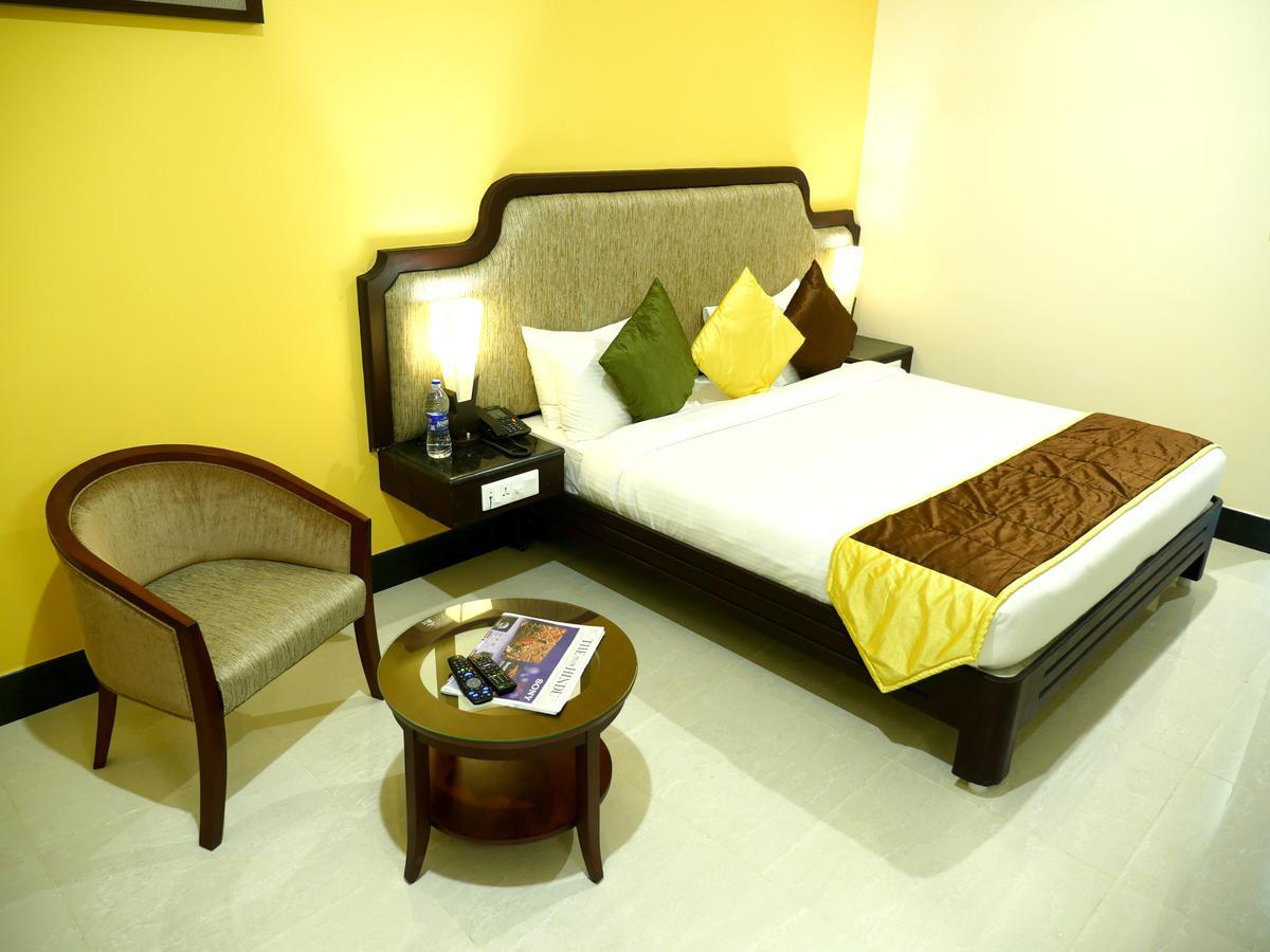 Hotel Avs Imperiaa Karaikal Extérieur photo