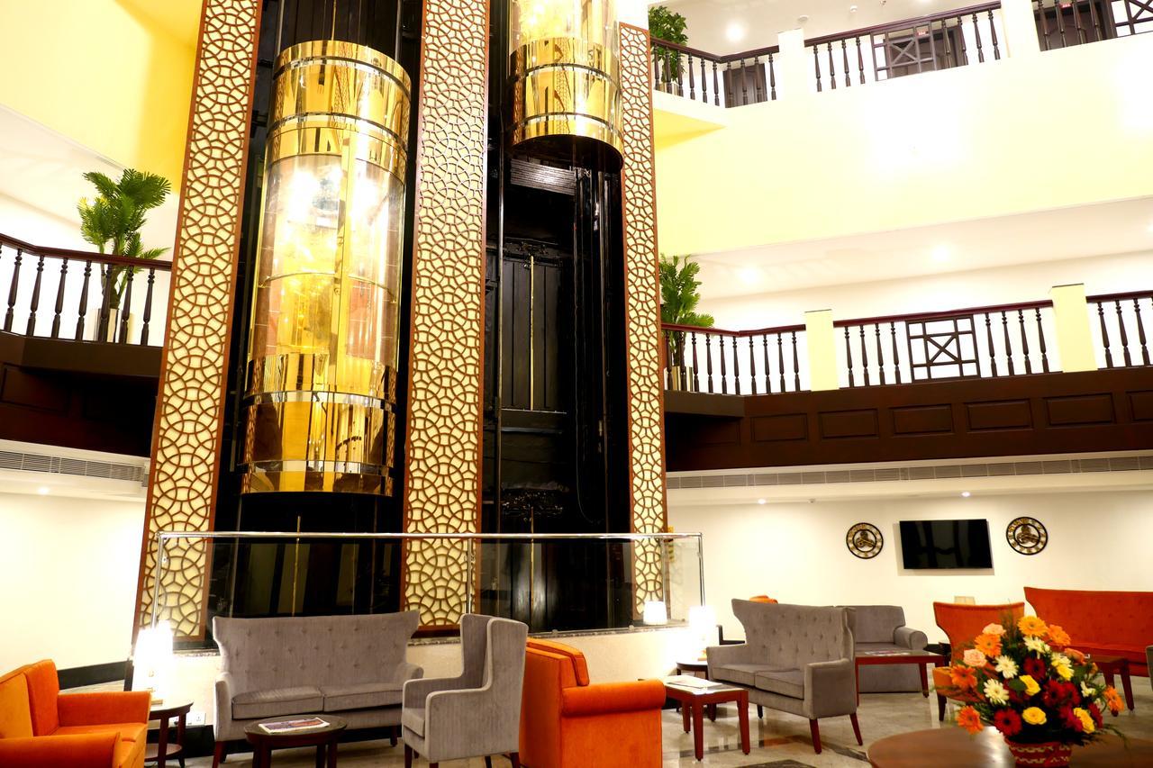 Hotel Avs Imperiaa Karaikal Extérieur photo